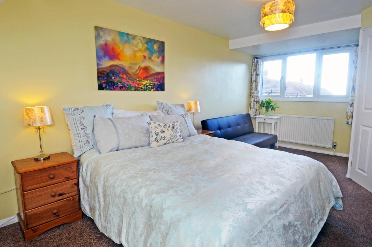 Whitby Spacious Rugby Field Cottage With Off-Street Parking And Ev Fast Point For Electric Cars Dış mekan fotoğraf
