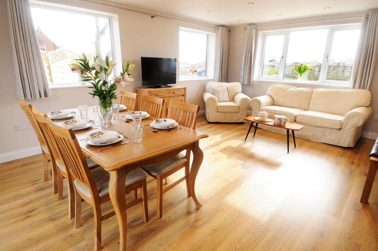 Whitby Spacious Rugby Field Cottage With Off-Street Parking And Ev Fast Point For Electric Cars Dış mekan fotoğraf