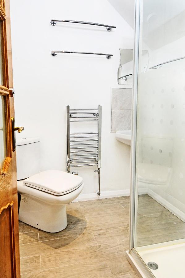 Whitby Spacious Rugby Field Cottage With Off-Street Parking And Ev Fast Point For Electric Cars Dış mekan fotoğraf