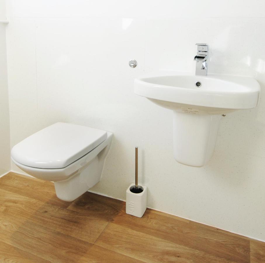 Whitby Spacious Rugby Field Cottage With Off-Street Parking And Ev Fast Point For Electric Cars Dış mekan fotoğraf