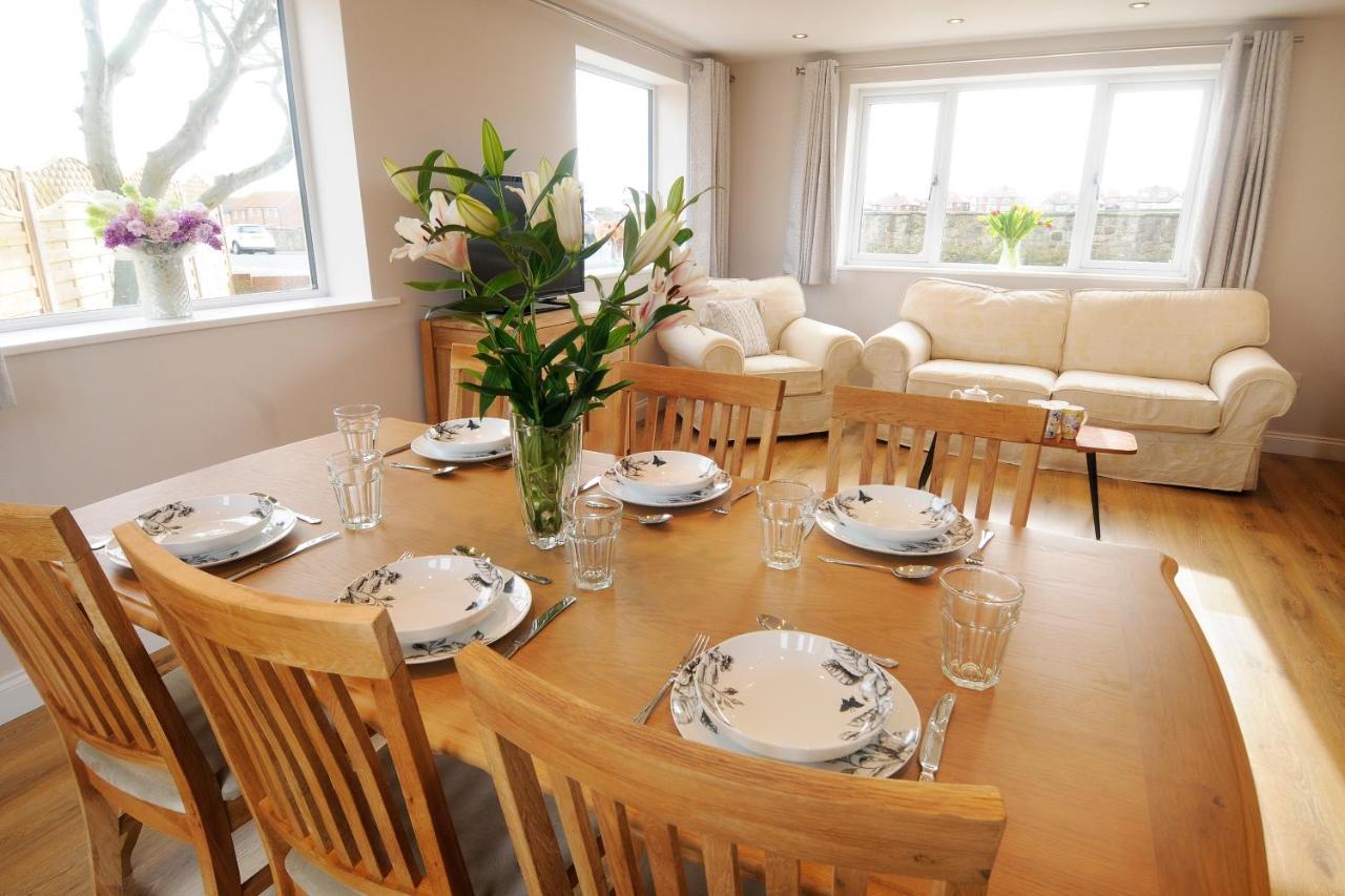 Whitby Spacious Rugby Field Cottage With Off-Street Parking And Ev Fast Point For Electric Cars Dış mekan fotoğraf