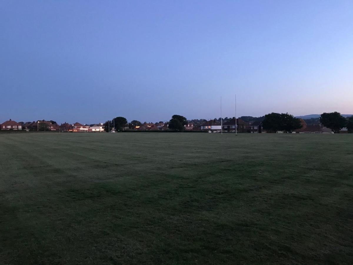 Whitby Spacious Rugby Field Cottage With Off-Street Parking And Ev Fast Point For Electric Cars Dış mekan fotoğraf